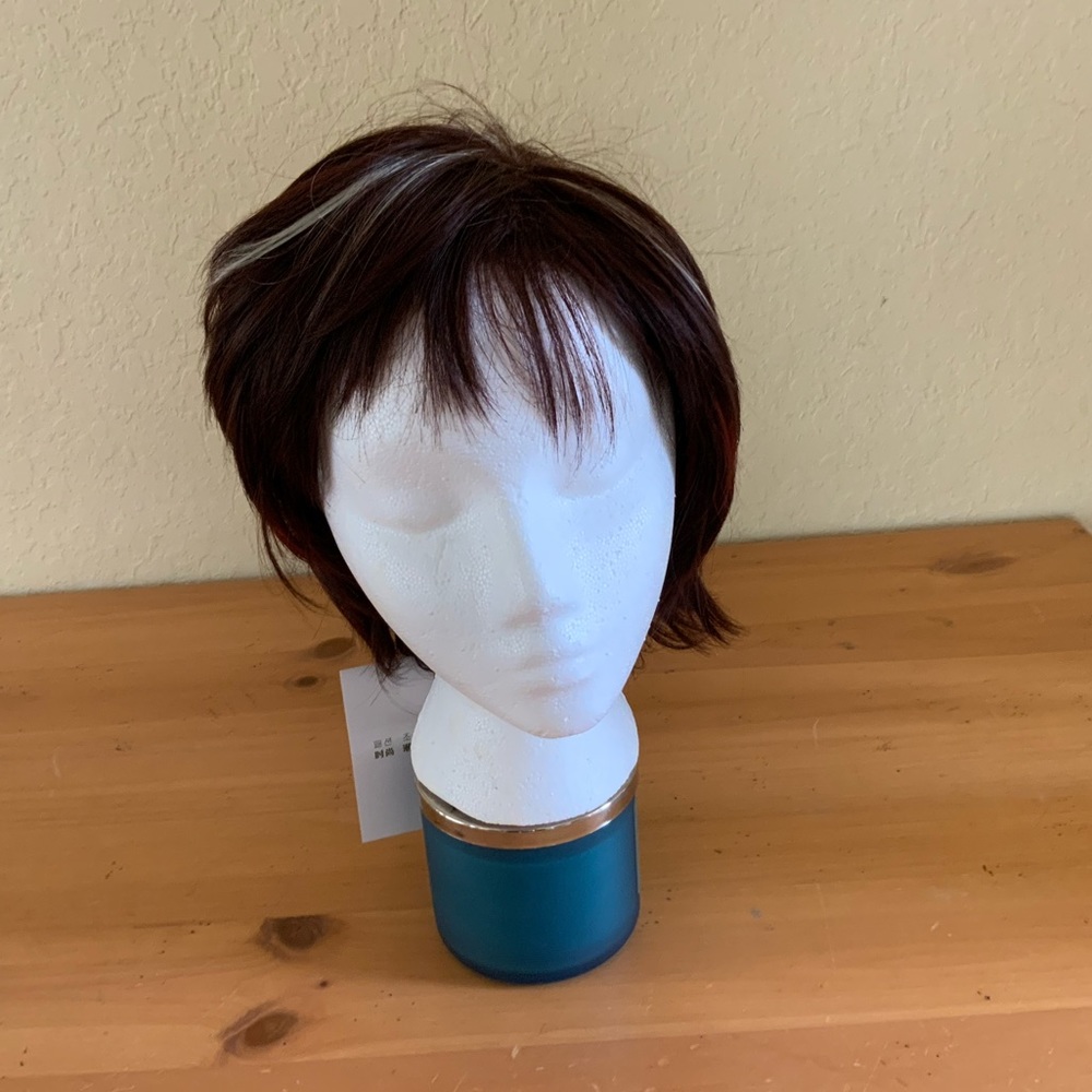 Womens Qianbaihui red/purple synthetic shag wig new with tags